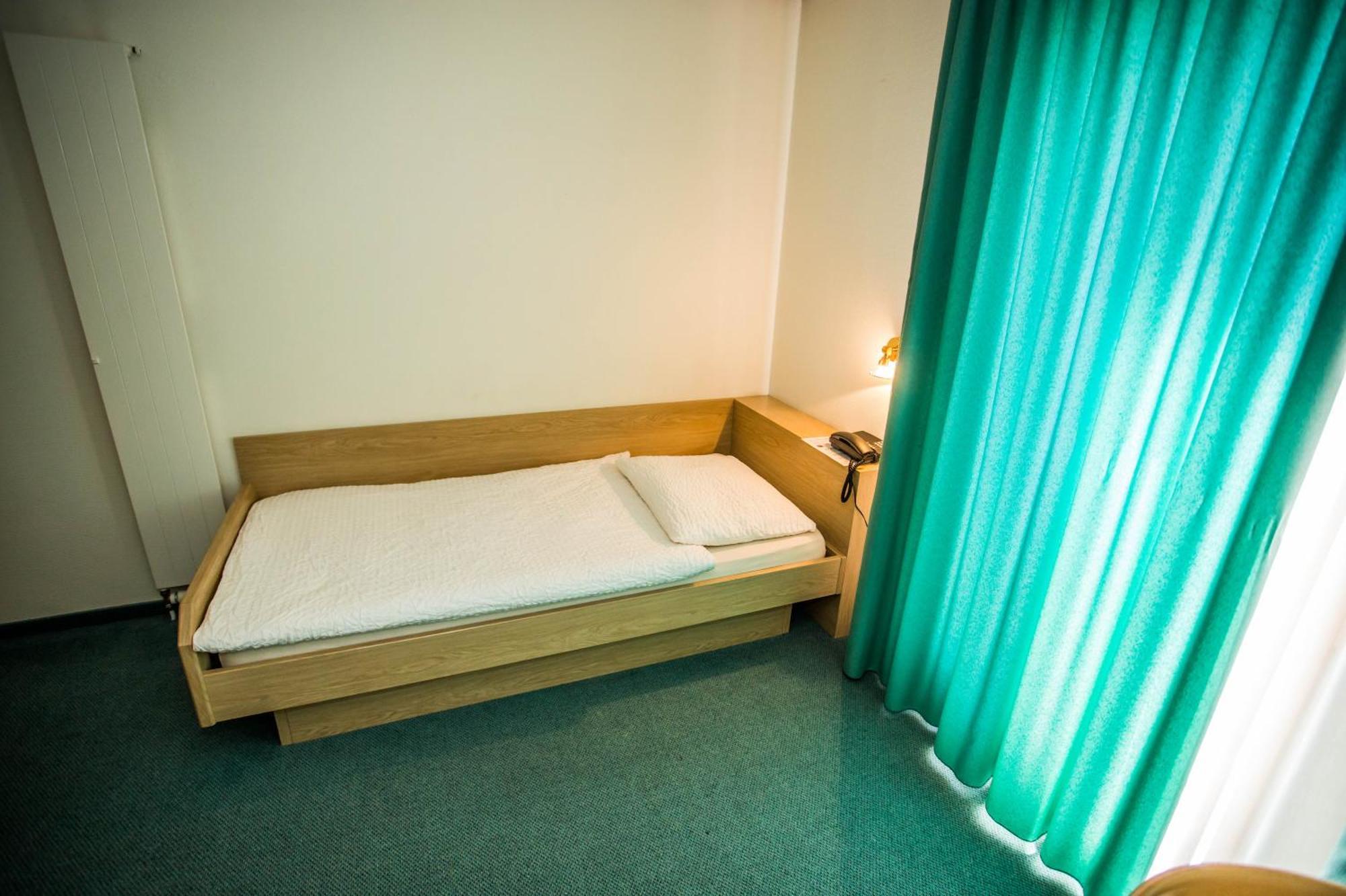 Hotel Olympica Brig Room photo