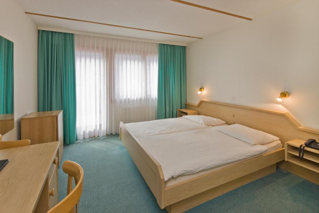 Hotel Olympica Brig Room photo
